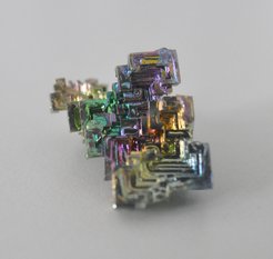 The element bismuth and its properties have fascinated Dr. Josep Cornellà's working group for years.