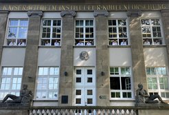Eine Woche lang sind sie im Lehrlabor des Instituts „eingezogen“: Schülerinnen und Schüler der Mülheimer Luisenschule.